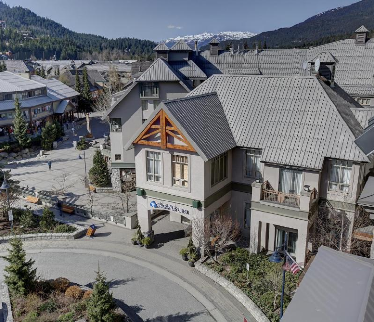 Whistler Peak Lodge: Your Gateway to Mountain Magic
