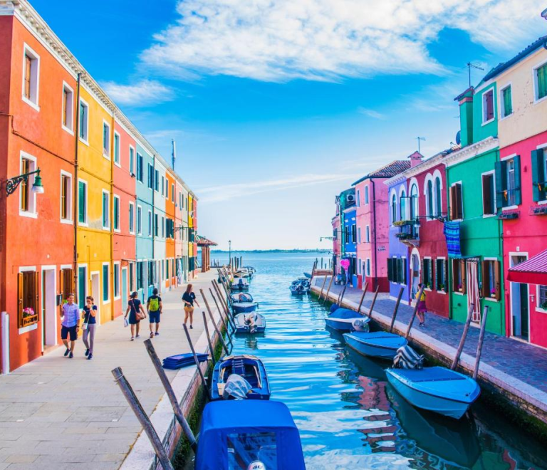Burano and Murano Boat Tour: An Enchanting Venetian Voyage