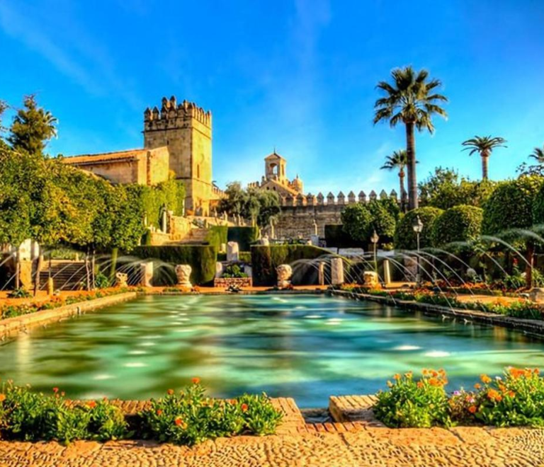 Guided Tour of the Alcazar Reyes Cristianos of Córdoba: A Historic Expedition